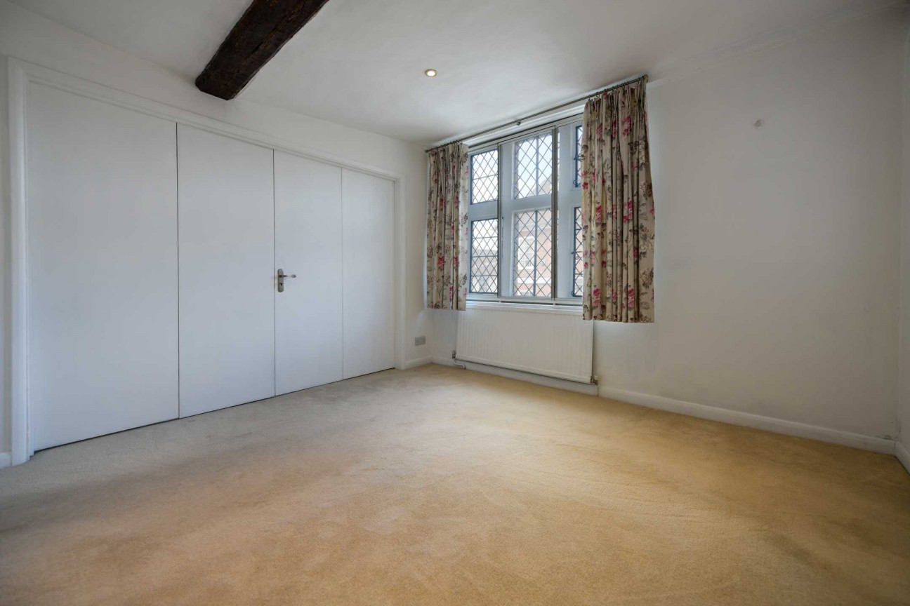 Elizabethan Court, High Street, Charing