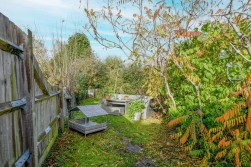 Station Road, Charing