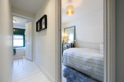 Station Road, Charing