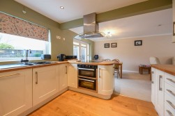 Cherry Tree Road, Charing Heath