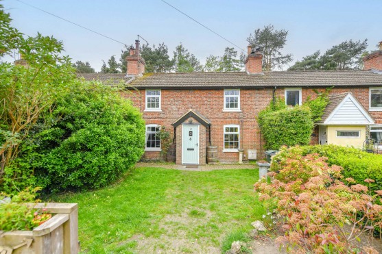 Chapel Row, Hothfield