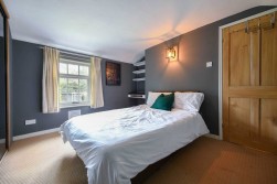 Chapel Row, Hothfield