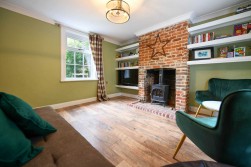 Chapel Row, Hothfield
