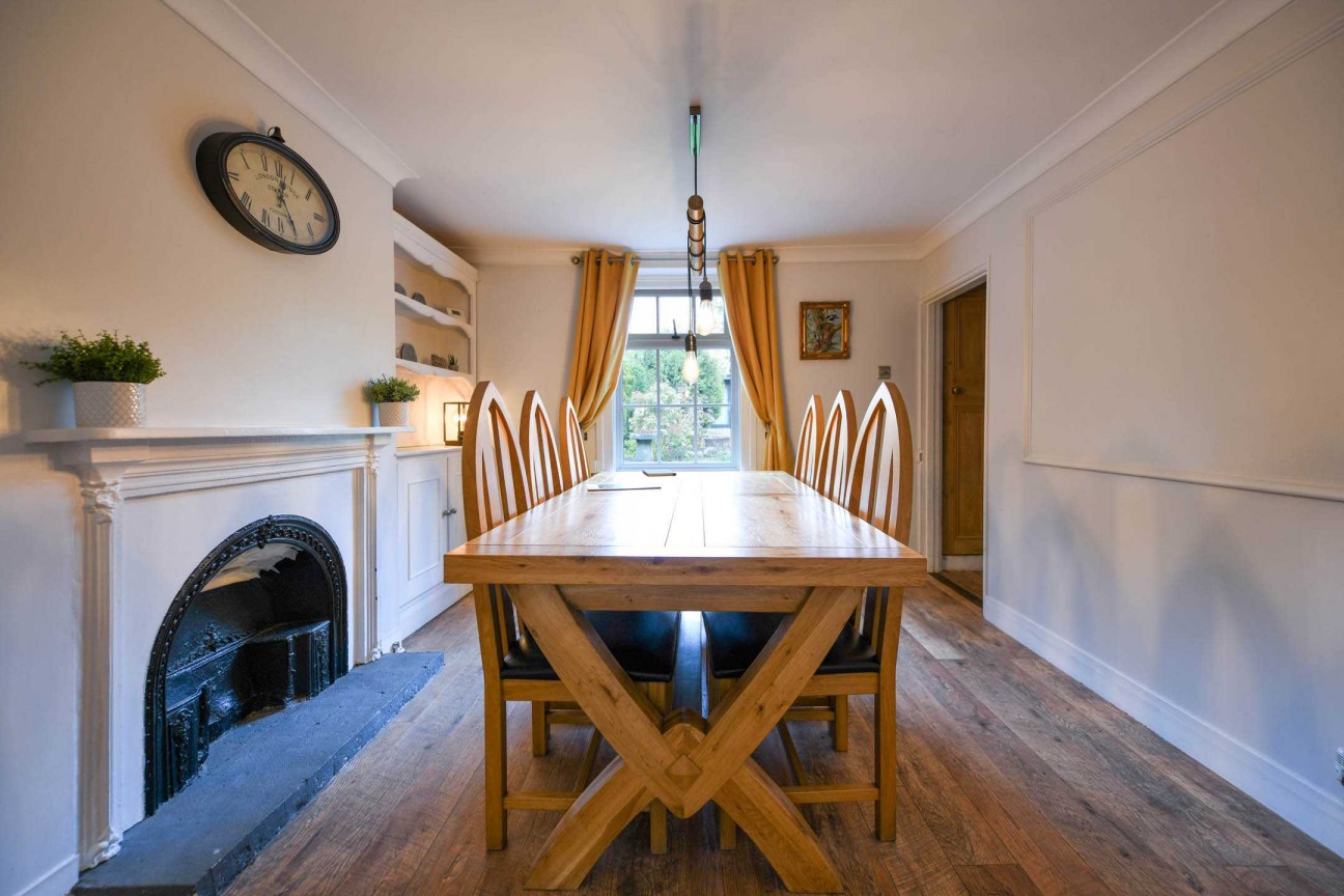 Chapel Row, Hothfield