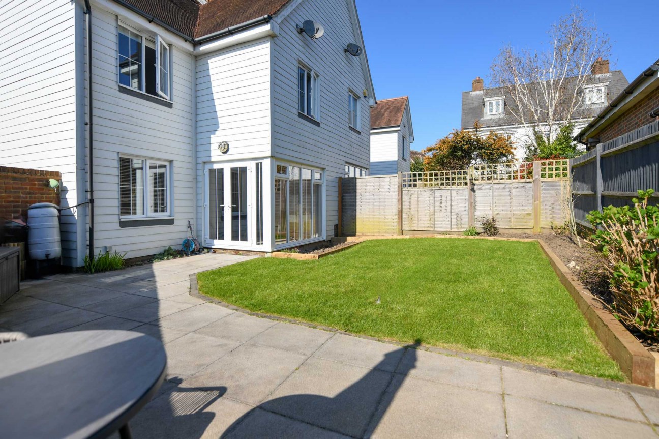 Bill Deedes Way, Aldington