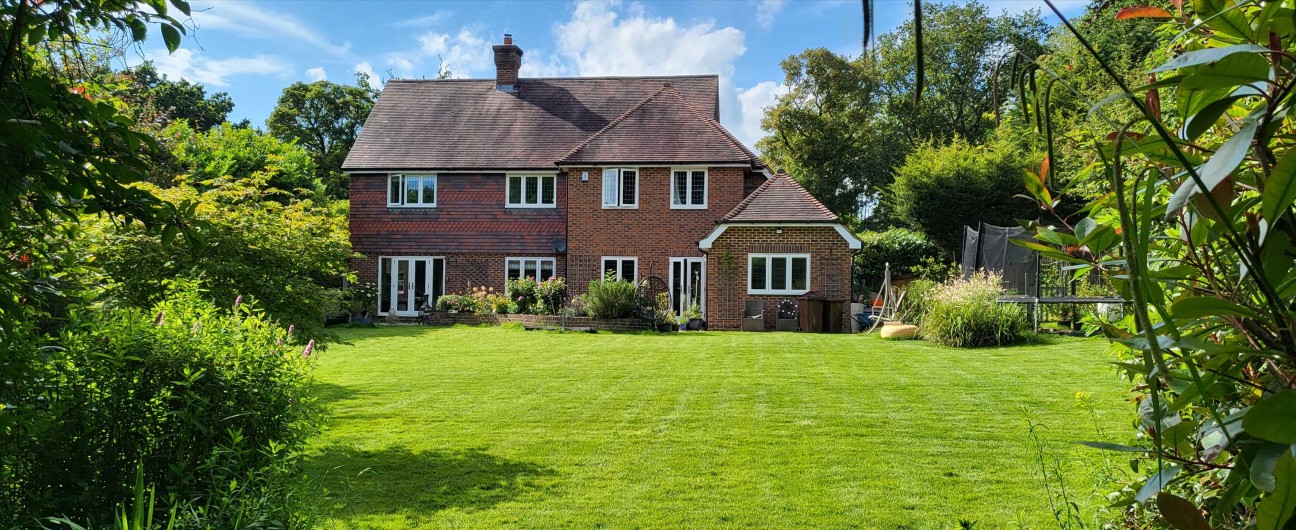Deringwood, Smarden Road, Pluckley