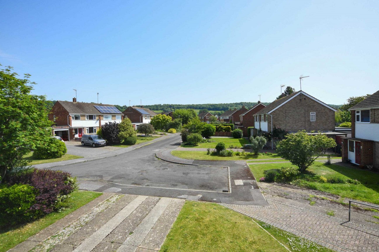Woodbrook, Charing