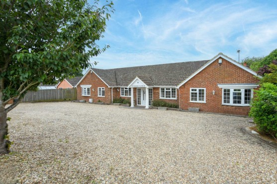 Charing Lodge, Pett Lane, Charing