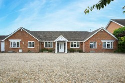 Charing Lodge, Pett Lane, Charing