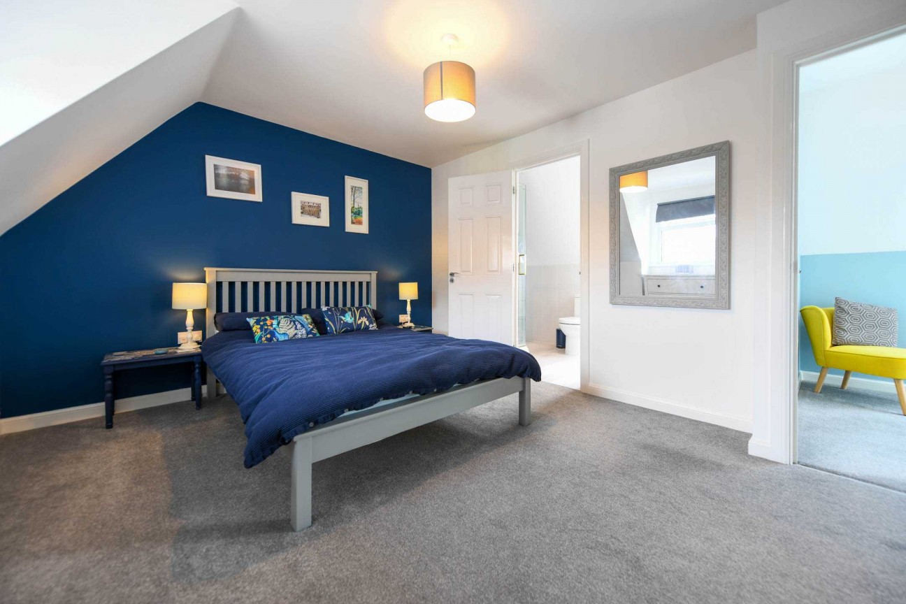 Sweet Bay Crescent, Ashford