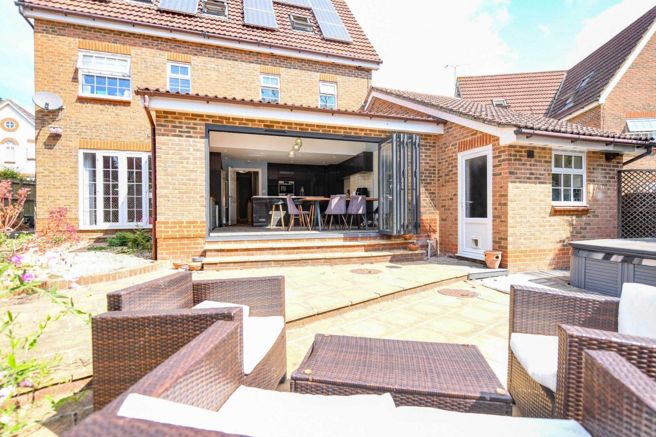 Sweet Bay Crescent, Ashford