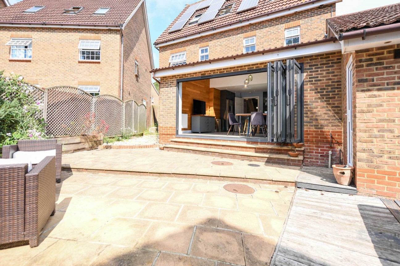 Sweet Bay Crescent, Ashford