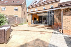 Sweet Bay Crescent, Ashford