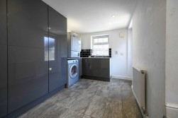 Sweet Bay Crescent, Ashford