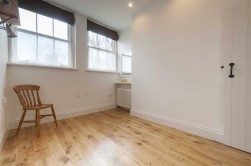 Elizabethan Court, High Street, Charing