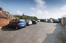 Elizabethan Court, High Street, Charing