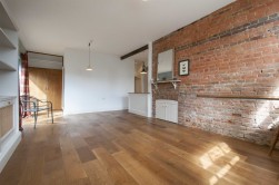 Elizabethan Court, High Street, Charing