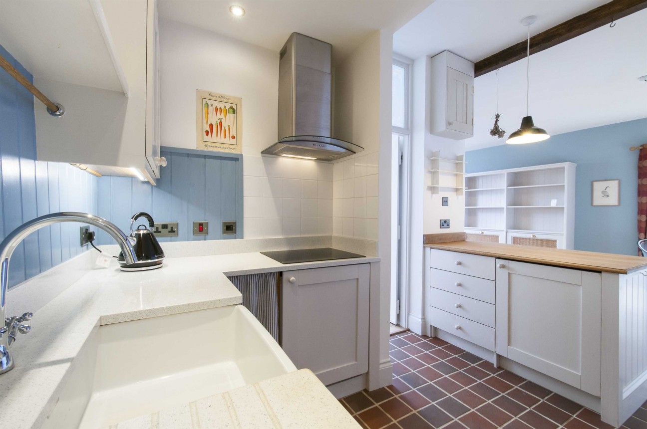 Elizabethan Court, High Street, Charing