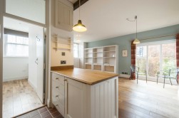 Elizabethan Court, High Street, Charing