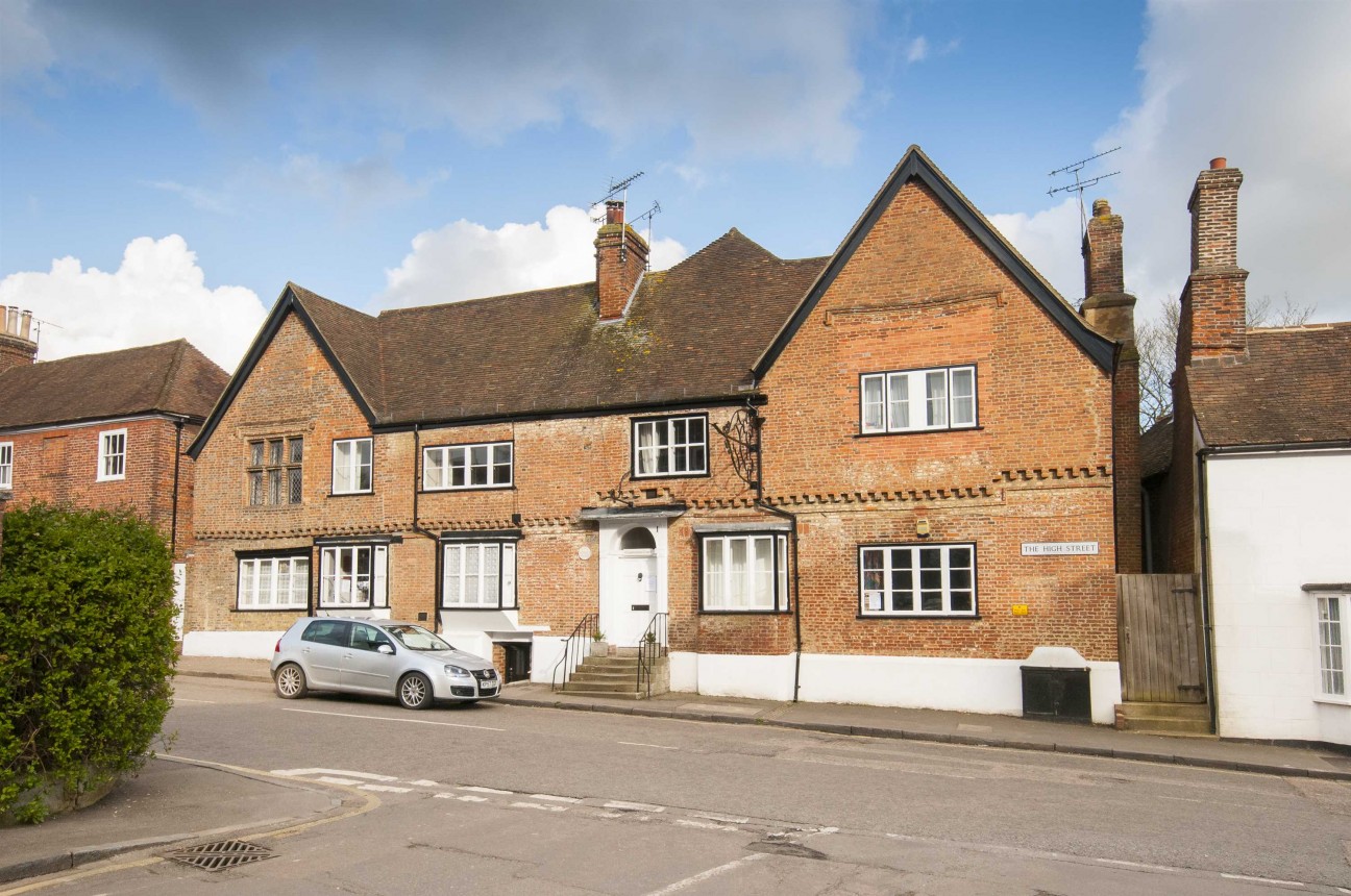 Elizabethan Court, High Street, Charing