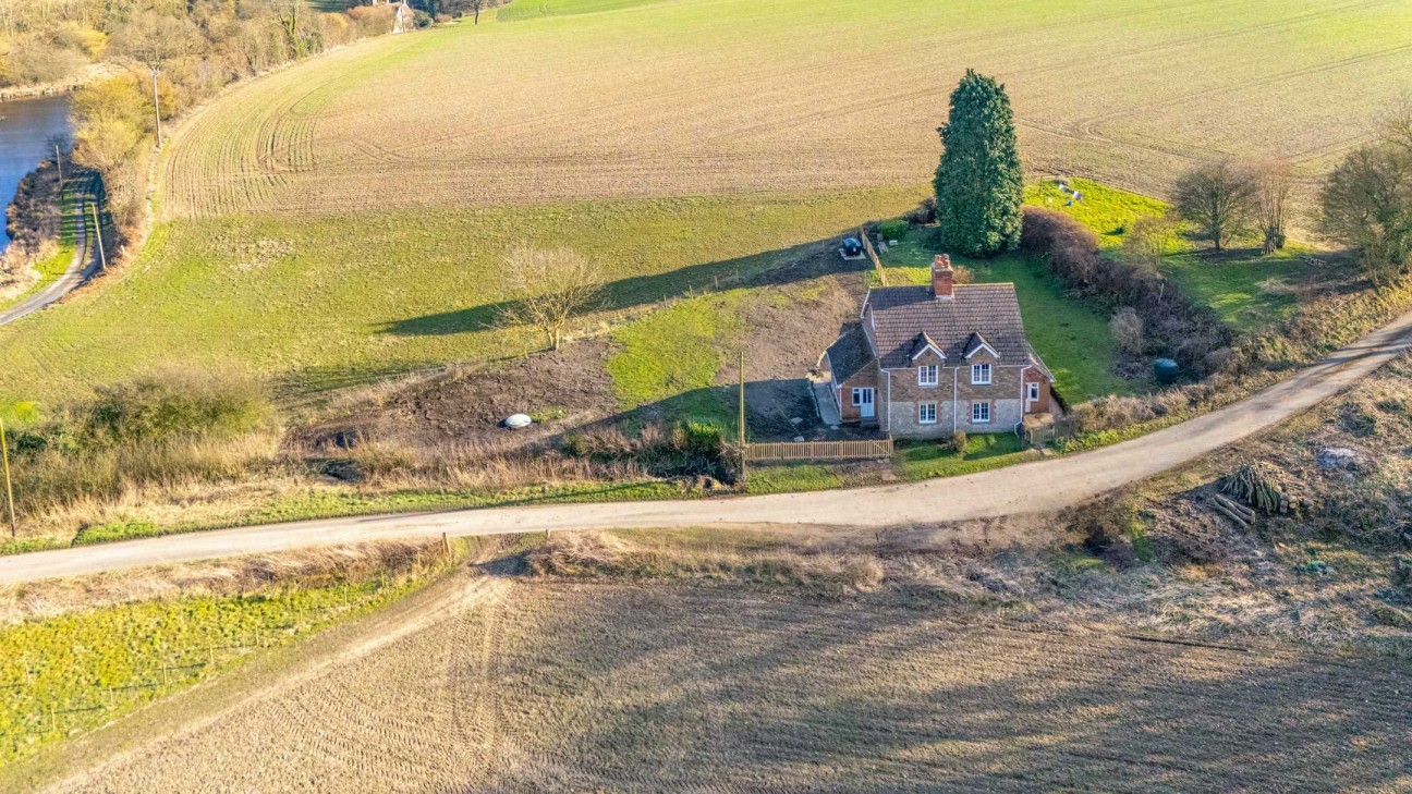 Bowley Cottage, Bowley Lane, Maidstone
