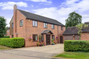 Dormans Close, Milton Keynes Village, MK10