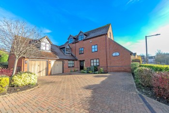 Redland Drive, Loughton, MK5