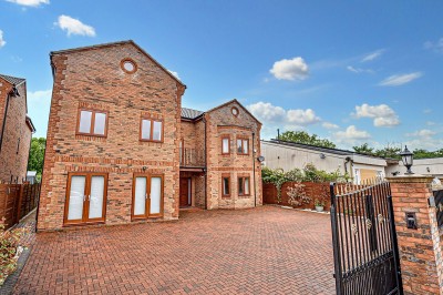View full details for Ashford Crescent, Grange Farm, MK8