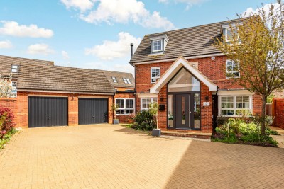 View full details for Lucius Lane, Fairfields, MK11