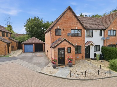 View full details for Darby Close, Shenley Lodge, MK5