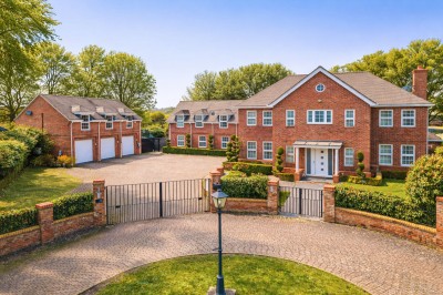 View full details for Belfry Lane, Collingtree, NN4