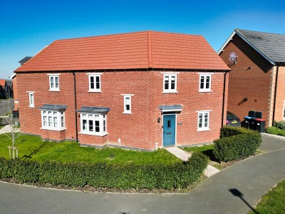 View full details for Harvington Crescent, Hanslope, MK19