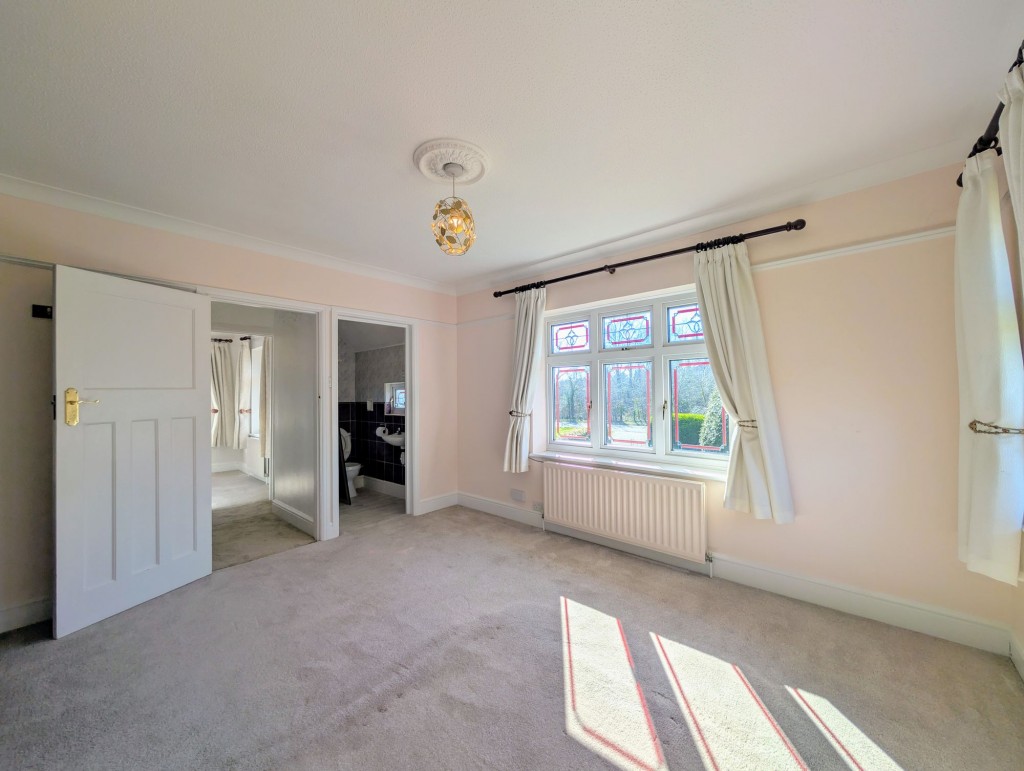 Image for London Road, Loughton, MK5