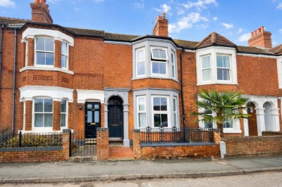 View full details for Cambridge Street, Wolverton, MK12