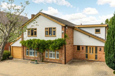 View full details for Tring Road, Dunstable, LU6