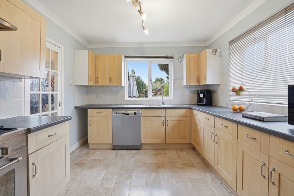 Image for London Road, Loughton, MK5