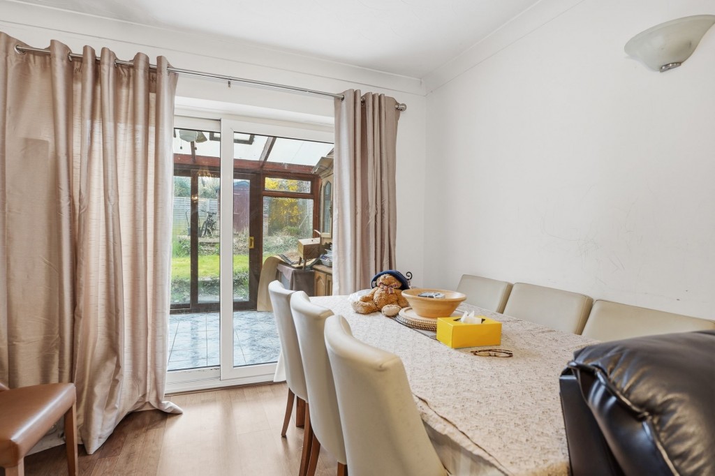 Image for London Road, Loughton, MK5