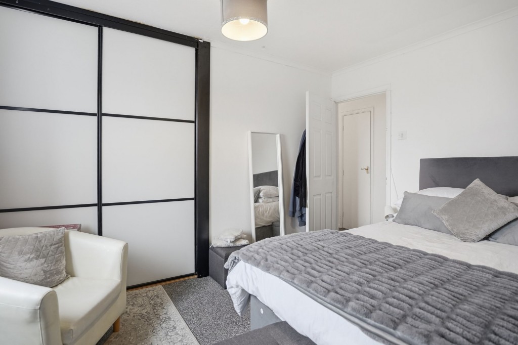 Image for London Road, Loughton, MK5