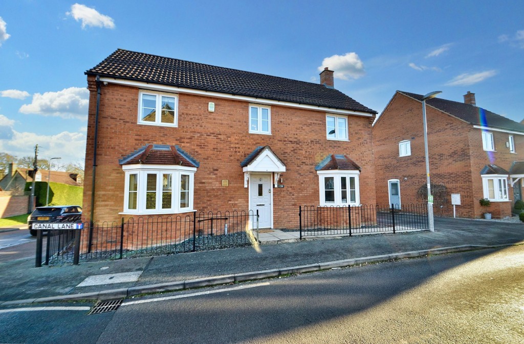 Image for Canal Lane, Deanshanger, MK19