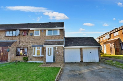 View full details for Elmhurst Close, Furzton, MK4