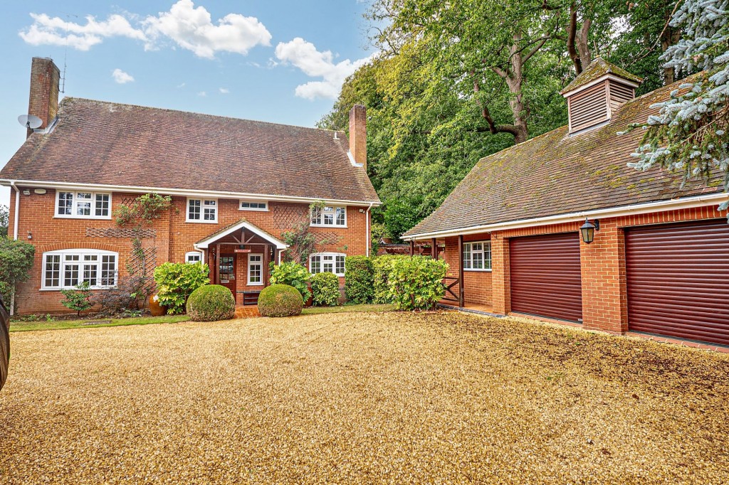 Image for Pinfold Pond, Woburn, MK17