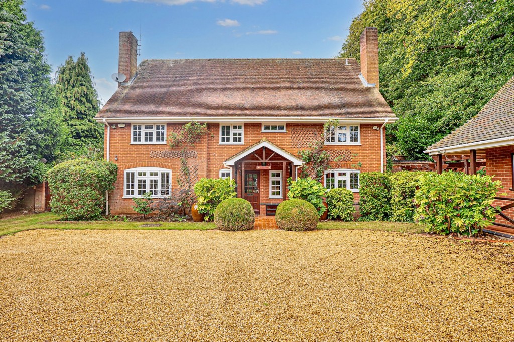 Image for Pinfold Pond, Woburn, MK17