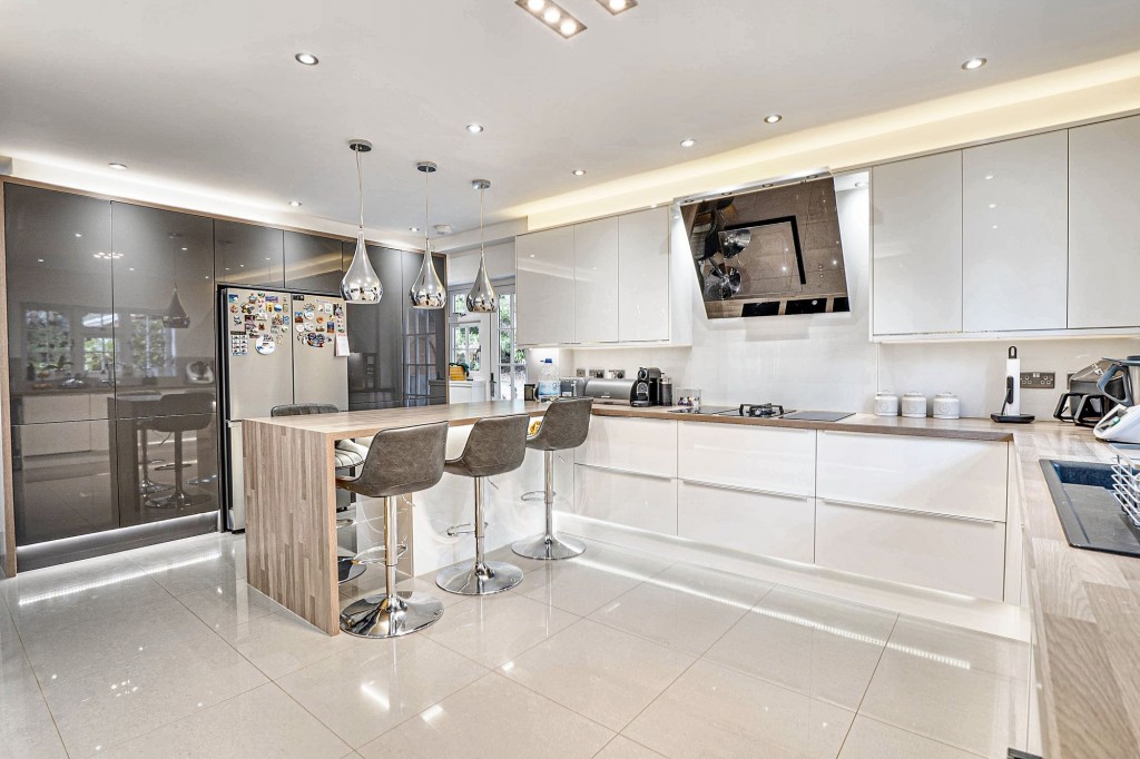 Image for Pinfold Pond, Woburn, MK17