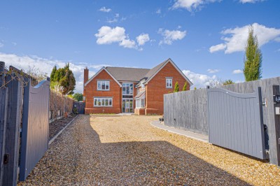 View full details for Hill View, Newport Pagnell, MK16