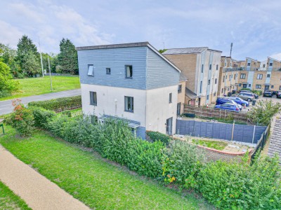 View full details for Aran Court, Oakridge Park, MK14