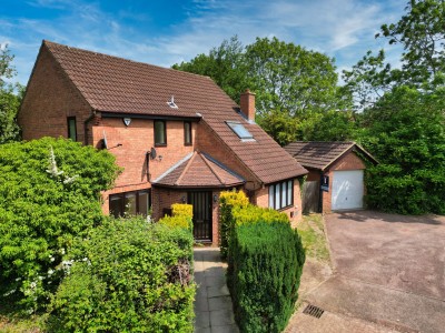 View full details for Meadowsweet, Walnut Tree, MK7