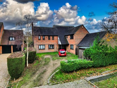 View full details for Attingham Hill, Great Holm, MK8