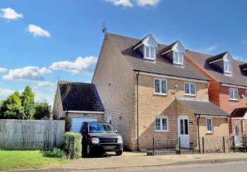 Hayes Road, Deanshanger, MK19