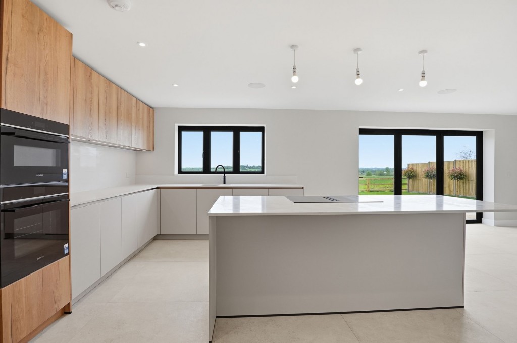 Image for Benthill Farm, London Road, MK18