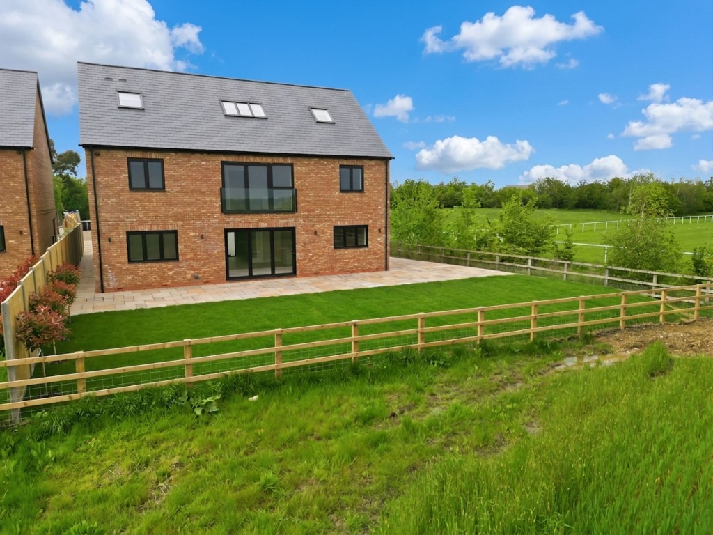 Image for Benthill Farm, London Road, MK18